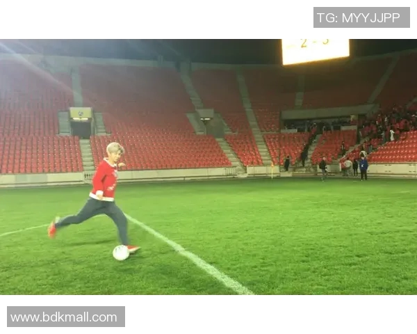 偶然邂逅足球明星的奇妙瞬间与心动感受分享