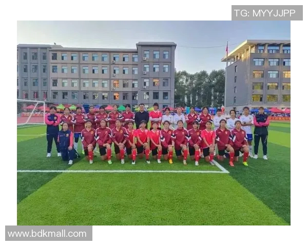 周娜独家分享足球心得与技巧解析助你提升球技与战术理解