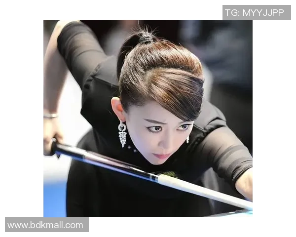 潘晓婷心目中的足球偶像是谁他在球场上的表现令她赞叹不已